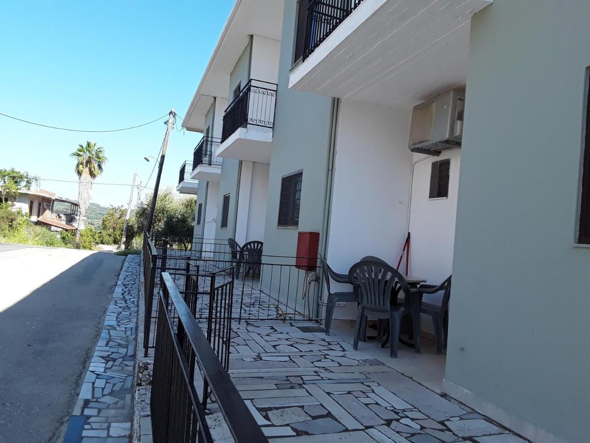 Athanasios Tsoumas Apartments 卡斯特罗西基亚 外观 照片