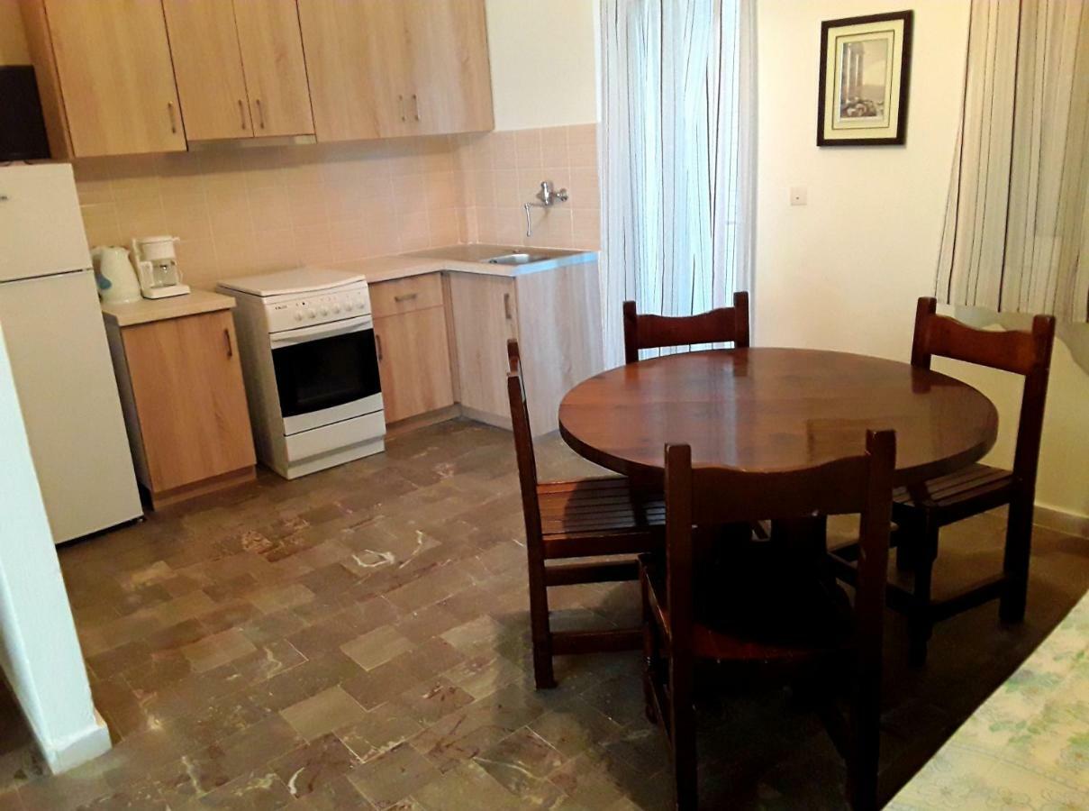 Athanasios Tsoumas Apartments 卡斯特罗西基亚 外观 照片